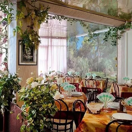 Szálloda Des Bains Rimini